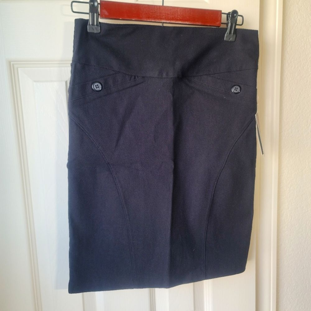 Joe Benbasset Black Textured Skirt, Size Large- Versatile Style for Any Occasion